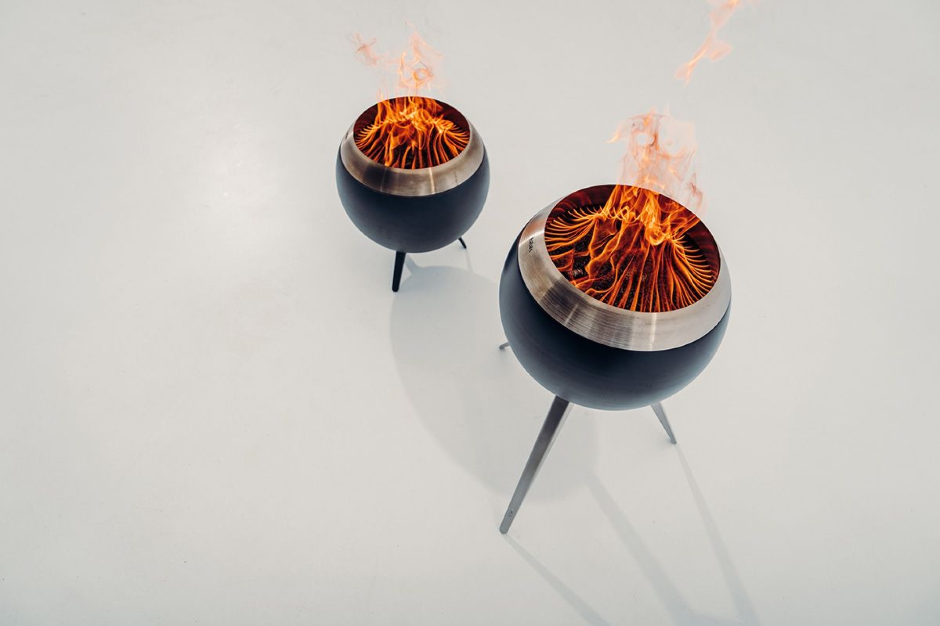 Höfats Moon 45 feuerschale mit niedrigem Fuß